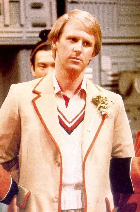 S4241 Peter Davison UNSIGNED 10" x 8" photograph Doctor Who 